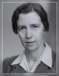 Мэри Люси Картрайт — английский математик, одна из основательниц теории хаоса